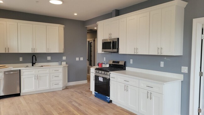 341 Cambridge St, Unit 2
