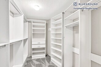 2111 Richmond Hwy in Arlington, VA - Foto de edificio - Building Photo