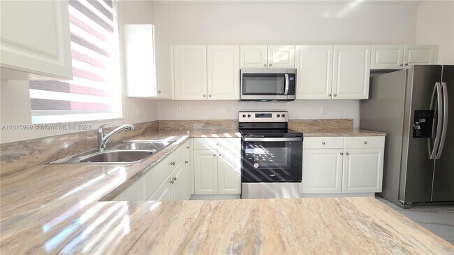 12822 SW 135th St in Miami, FL - Building Photo - Building Photo