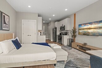 916 N Delaware Ave in Philadelphia, PA - Foto de edificio - Building Photo