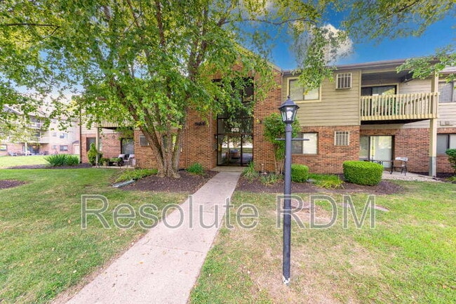 4470 Village Ln