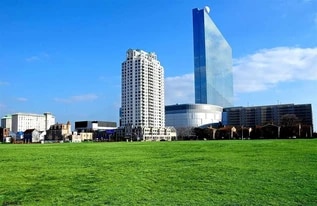 526 Pacific Ave, Unit 1607 in Atlantic City, NJ - Building Photo