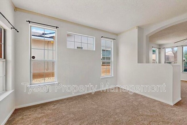 10027 Silverton Dr NW in Albuquerque, NM - Building Photo - Building Photo