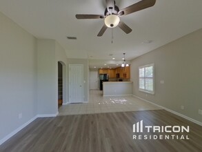 582 Summer Breeze Dr N in Jacksonville, FL - Building Photo - Building Photo