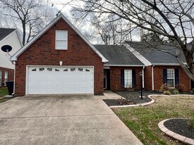 2747 Stonehedge Dr in Murfreesboro, TN - Building Photo