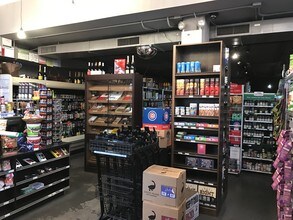 702 W Diversey Pky in Chicago, IL - Building Photo - Building Photo