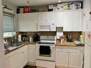 7965 SW 57th Ave in South Miami, FL - Building Photo - Building Photo