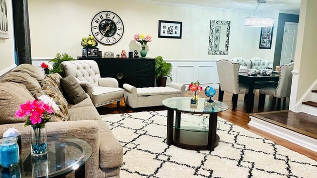 3906 Cricket Cir in Edison, NJ - Building Photo - Building Photo