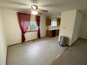 813 Horseshoe Dr in Webb City, MO - Building Photo - Building Photo