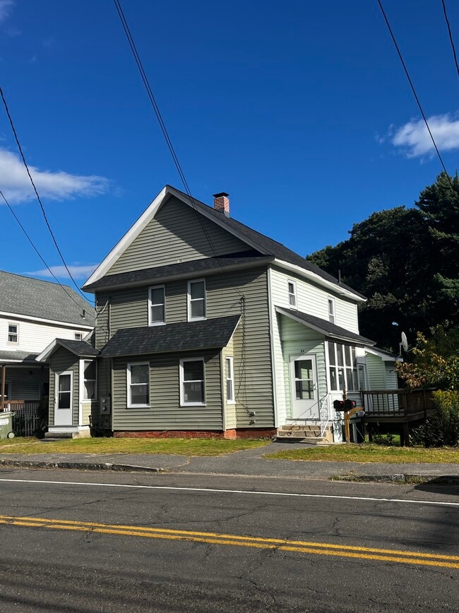 84 W Main St, Unit Apt. A in Ware, MA - Building Photo - Building Photo