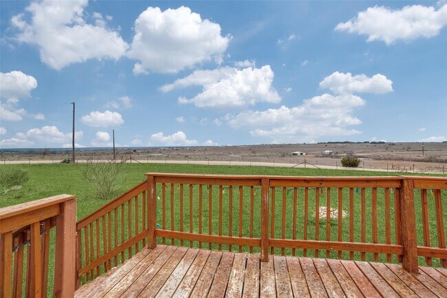 205 Co Rd 212 in Bertram, TX - Building Photo - Building Photo