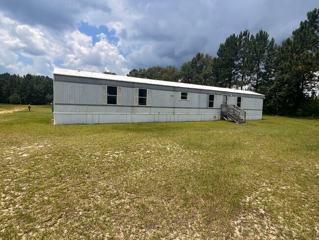 1403 Shanda Ct in Latta, SC - Building Photo - Building Photo