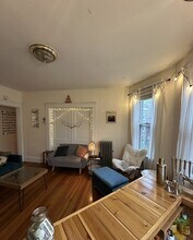 166 Kelton St, Unit 2 in Boston, MA - Foto de edificio - Building Photo