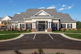 Cumberland Trace Village Apartments in Bowling Green, KY - Building Photo - Building Photo