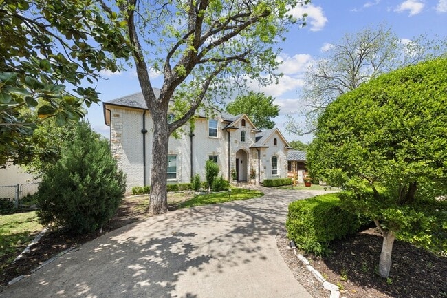 8525 Briarwood Ln in Dallas, TX - Building Photo - Building Photo
