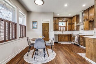 2230 Mistletoe Ave in Fort Worth, TX - Foto de edificio - Building Photo