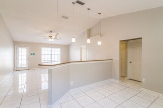 2011 Cardiff Ln in Middleburg, FL - Building Photo - Building Photo