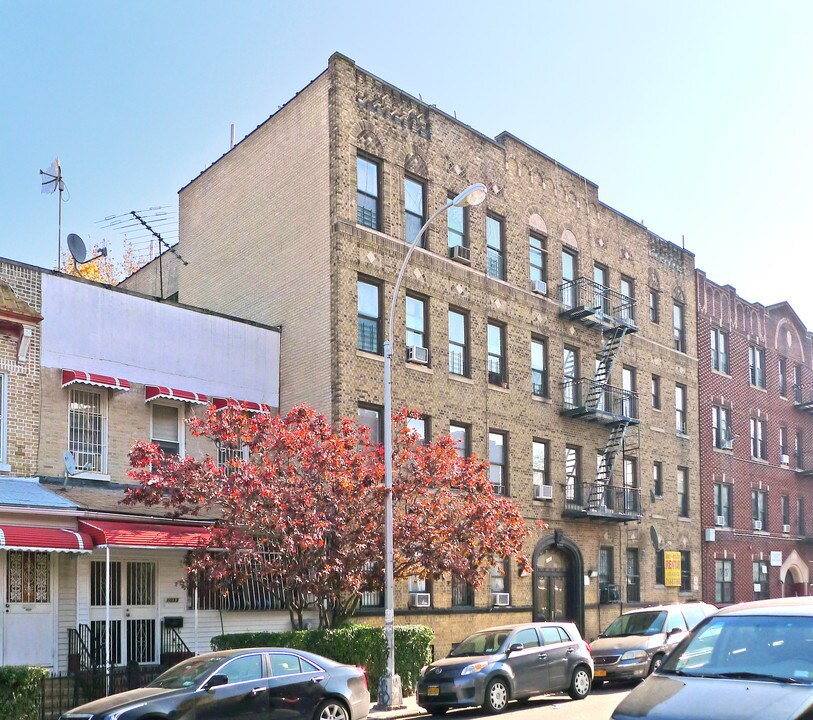 1045 E 15th St in Brooklyn, NY - Foto de edificio