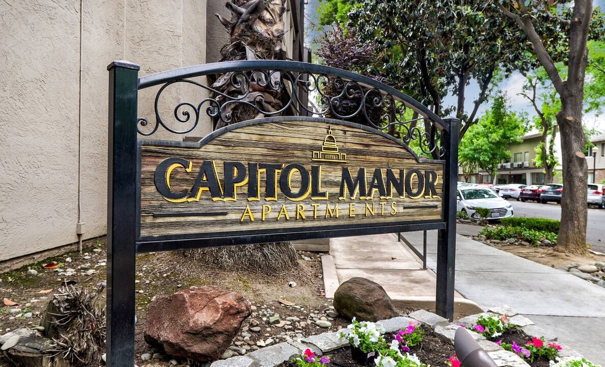 Capitol Manor Apartments in Sacramento, CA - Building Photo