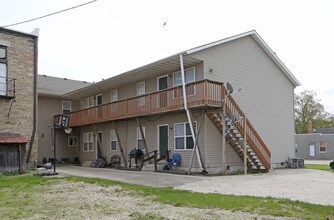 105 N Elm St in Franklin Grove, IL - Building Photo - Building Photo