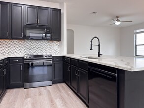 8721 Panadero Dr in Austin, TX - Foto de edificio - Building Photo