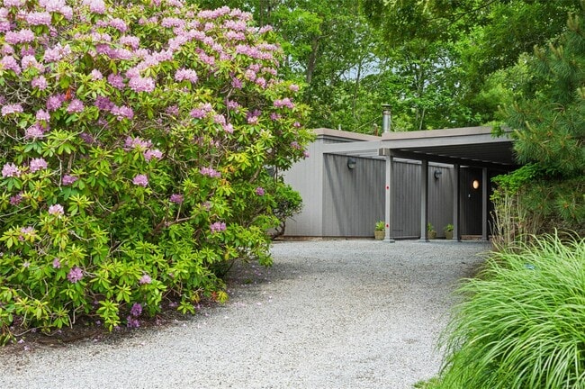 property at 1A Beatrice Dr