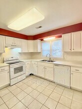 17 Hoopes Rd in Newport News, VA - Building Photo - Building Photo