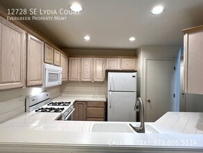 12728 SE Lydia Ct in Portland, OR - Building Photo - Building Photo