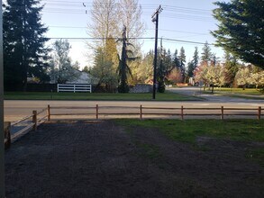 4832 Cemetery Rd, Unit House in Arlington, WA - Foto de edificio - Building Photo