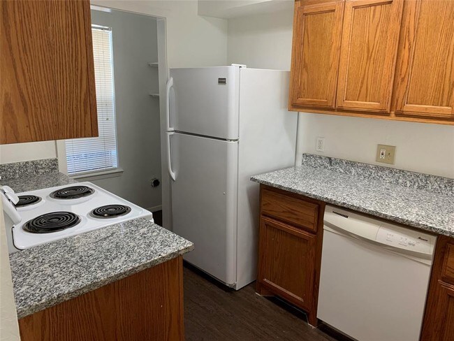 103 S Las Vegas Trail-Unit -103 in White Settlement, TX - Building Photo - Building Photo