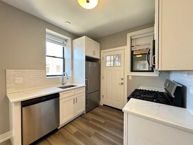3946.5 N Janssen Ave in Chicago, IL - Building Photo - Building Photo