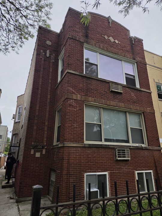 6106 N Washtenaw Ave in Chicago, IL - Building Photo