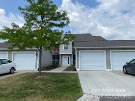 1522 Oakfield Dr in Ann Arbor, MI - Building Photo