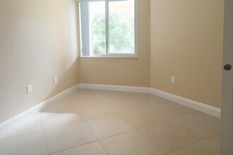 6960 SW 39th St, Unit #E106 in Davie, FL - Building Photo - Building Photo