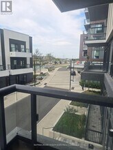 10 Lagerfeld Dr in Brampton, ON - Building Photo - Building Photo