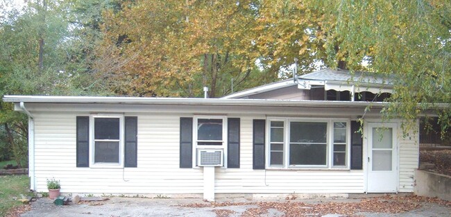 1109 Pine St in Eudora, KS - Building Photo - Building Photo