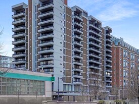 566 Commonwealth Ave in Boston, MA - Building Photo
