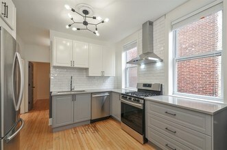 1314 W Argyle St in Chicago, IL - Building Photo - Building Photo