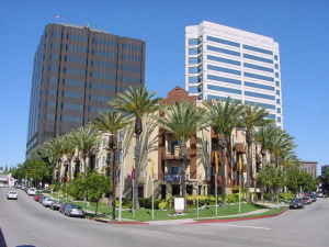 Brentwood Park in Los Angeles, CA - Foto de edificio