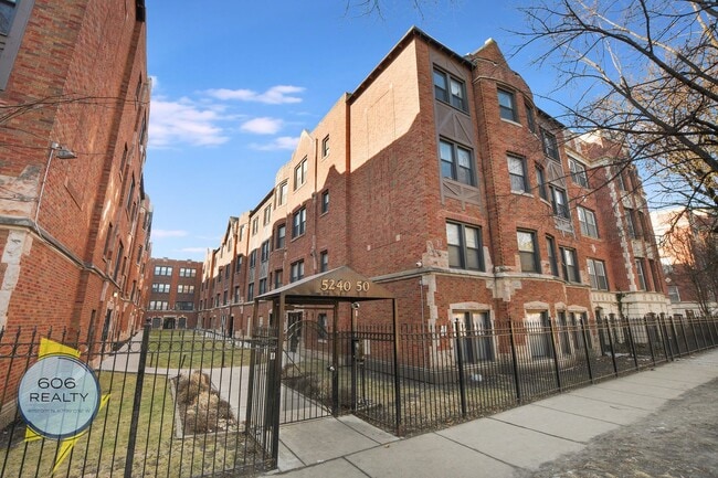 5244.5 S Drexel Ave in Chicago, IL - Building Photo - Building Photo
