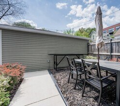 2651 W Armitage Ave, Unit 1 in Chicago, IL - Foto de edificio - Building Photo