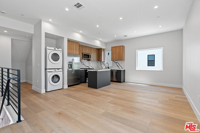 4714 W 17th St in Los Angeles, CA - Building Photo - Building Photo