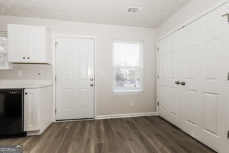 9149 Huntwood Ln in Riverdale, GA - Building Photo - Building Photo