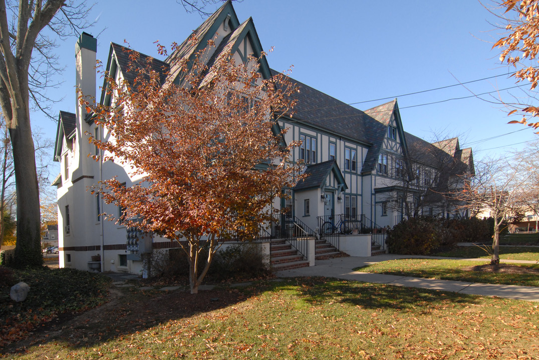 182-192 Broad St in Red Bank, NJ - Building Photo