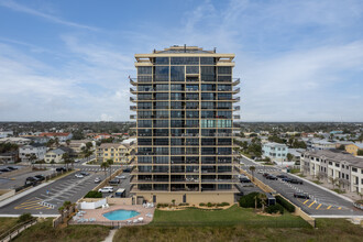 The Waterford Condominiums in Jacksonville Beach, FL - Building Photo - Building Photo