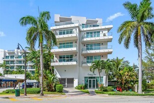 6362 Collins Ave in Miami Beach, FL - Building Photo