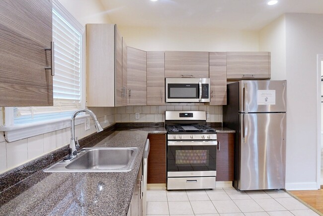 7 Estella St in Boston, MA - Building Photo - Building Photo