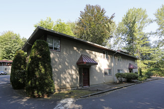 The Orient Apartments in West Linn, OR - Building Photo - Building Photo