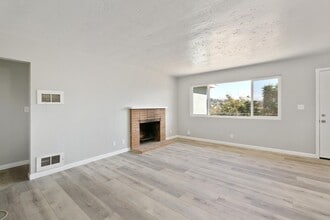 648 Lado De Loma Dr in Vista, CA - Building Photo - Building Photo