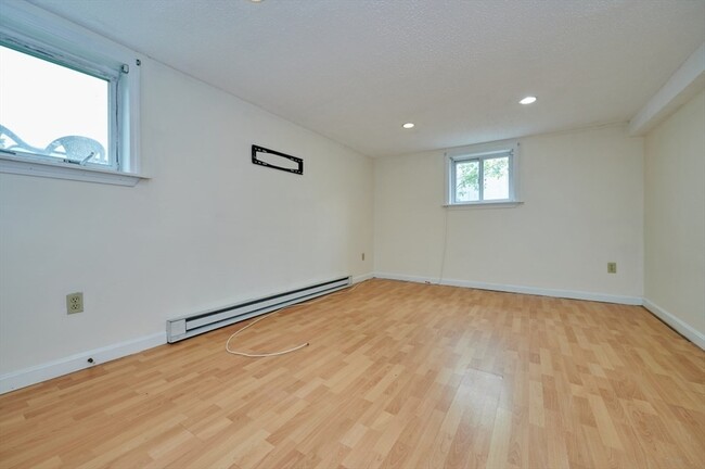 349 Salem St, Unit 349 in Medford, MA - Building Photo - Building Photo